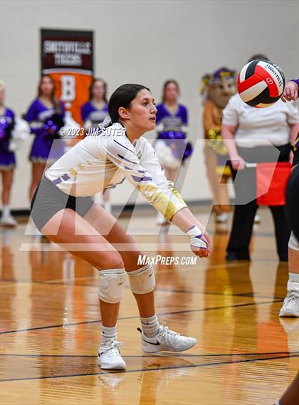 Thumbnail 2 in Shiner vs Thrall (UIL 2A Region IV Area Playoff) photogallery.