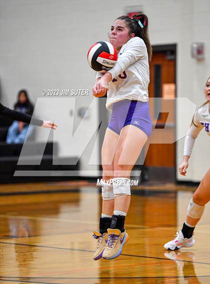 Thumbnail 1 in Shiner vs Thrall (UIL 2A Region IV Area Playoff) photogallery.