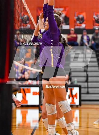 Thumbnail 3 in Shiner vs Thrall (UIL 2A Region IV Area Playoff) photogallery.