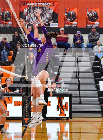 Thumbnail 2 in Shiner vs Thrall (UIL 2A Region IV Area Playoff) photogallery.