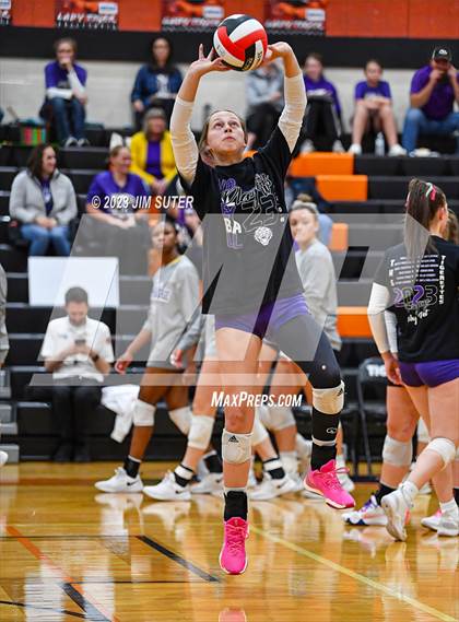 Thumbnail 3 in Shiner vs Thrall (UIL 2A Region IV Area Playoff) photogallery.