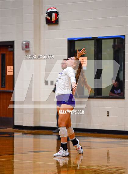 Thumbnail 1 in Shiner vs Thrall (UIL 2A Region IV Area Playoff) photogallery.