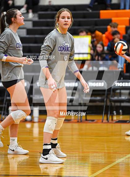 Thumbnail 1 in Shiner vs Thrall (UIL 2A Region IV Area Playoff) photogallery.