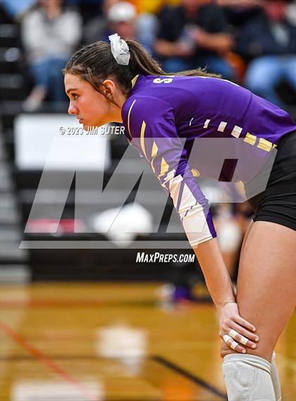 Thumbnail 3 in Shiner vs Thrall (UIL 2A Region IV Area Playoff) photogallery.