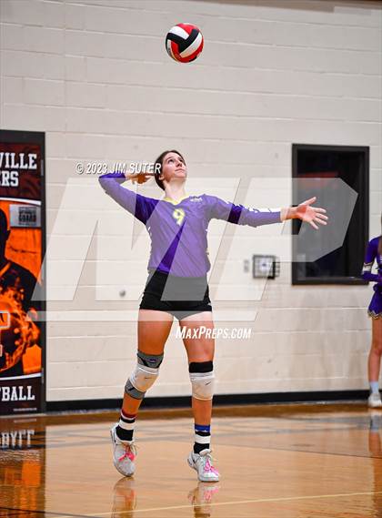 Thumbnail 1 in Shiner vs Thrall (UIL 2A Region IV Area Playoff) photogallery.