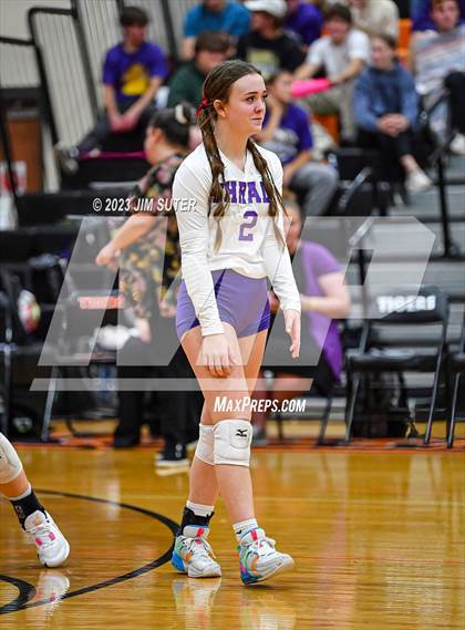 Thumbnail 1 in Shiner vs Thrall (UIL 2A Region IV Area Playoff) photogallery.