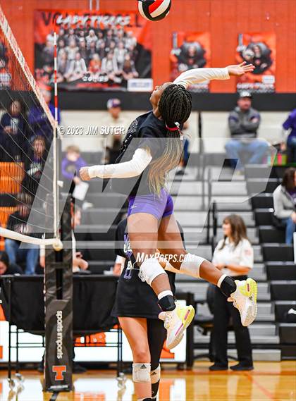 Thumbnail 1 in Shiner vs Thrall (UIL 2A Region IV Area Playoff) photogallery.