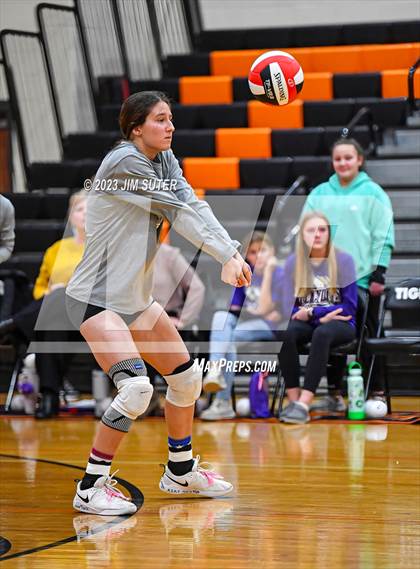 Thumbnail 1 in Shiner vs Thrall (UIL 2A Region IV Area Playoff) photogallery.