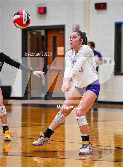 Thumbnail 3 in Shiner vs Thrall (UIL 2A Region IV Area Playoff) photogallery.