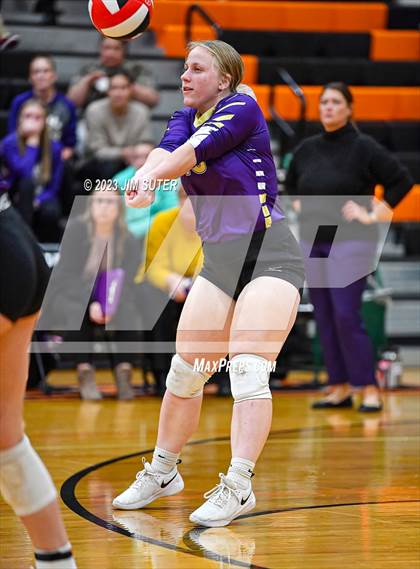 Thumbnail 3 in Shiner vs Thrall (UIL 2A Region IV Area Playoff) photogallery.