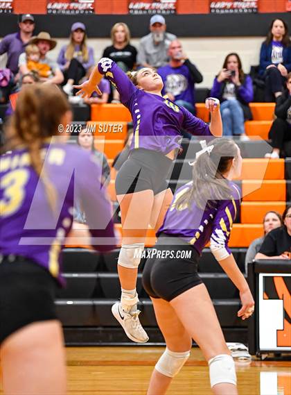 Thumbnail 3 in Shiner vs Thrall (UIL 2A Region IV Area Playoff) photogallery.