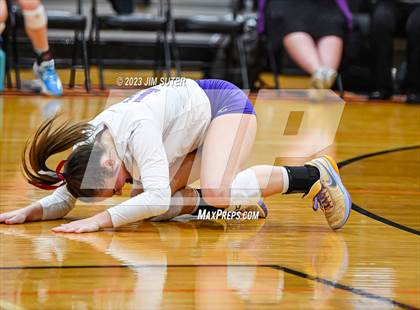 Thumbnail 3 in Shiner vs Thrall (UIL 2A Region IV Area Playoff) photogallery.
