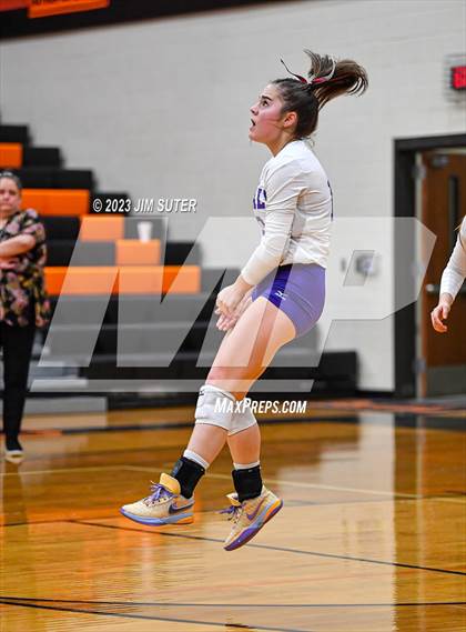 Thumbnail 1 in Shiner vs Thrall (UIL 2A Region IV Area Playoff) photogallery.