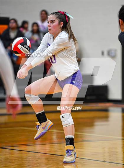 Thumbnail 1 in Shiner vs Thrall (UIL 2A Region IV Area Playoff) photogallery.