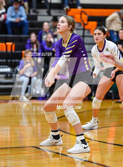 Thumbnail 2 in Shiner vs Thrall (UIL 2A Region IV Area Playoff) photogallery.