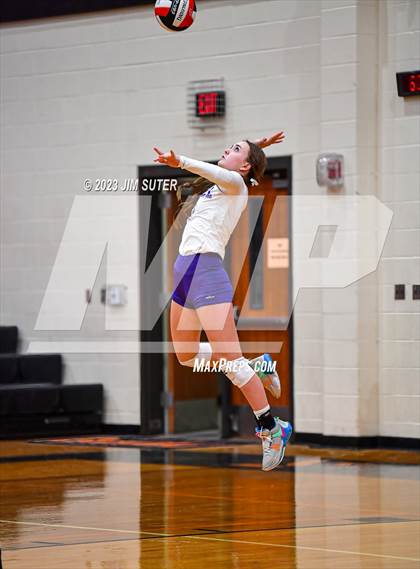 Thumbnail 2 in Shiner vs Thrall (UIL 2A Region IV Area Playoff) photogallery.