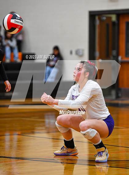 Thumbnail 2 in Shiner vs Thrall (UIL 2A Region IV Area Playoff) photogallery.