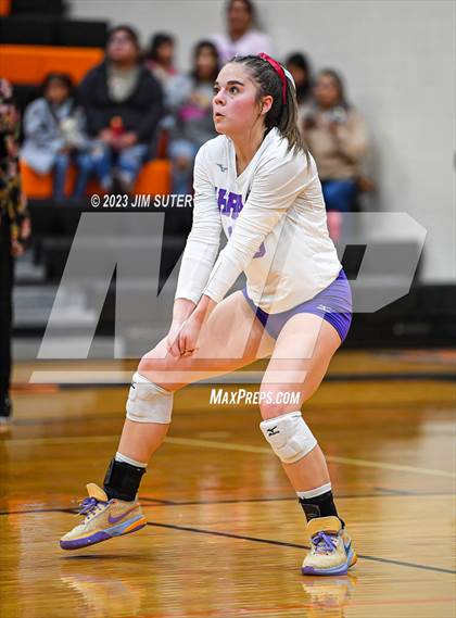 Thumbnail 3 in Shiner vs Thrall (UIL 2A Region IV Area Playoff) photogallery.
