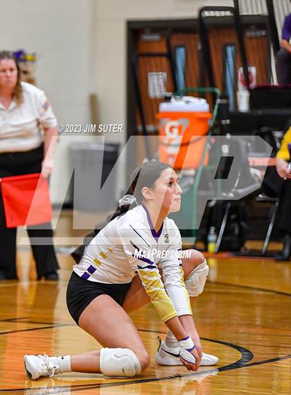 Thumbnail 2 in Shiner vs Thrall (UIL 2A Region IV Area Playoff) photogallery.