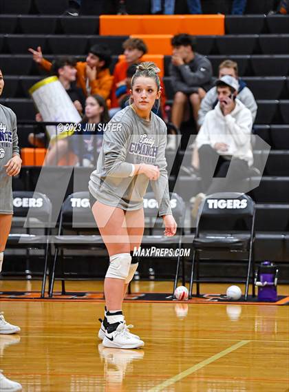 Thumbnail 3 in Shiner vs Thrall (UIL 2A Region IV Area Playoff) photogallery.