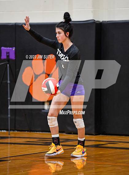 Thumbnail 2 in Shiner vs Thrall (UIL 2A Region IV Area Playoff) photogallery.