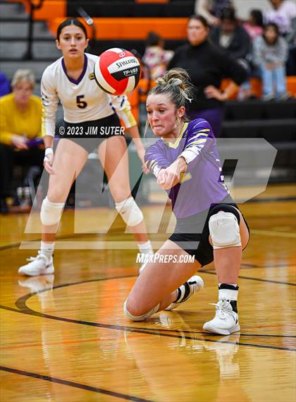 Thumbnail 1 in Shiner vs Thrall (UIL 2A Region IV Area Playoff) photogallery.