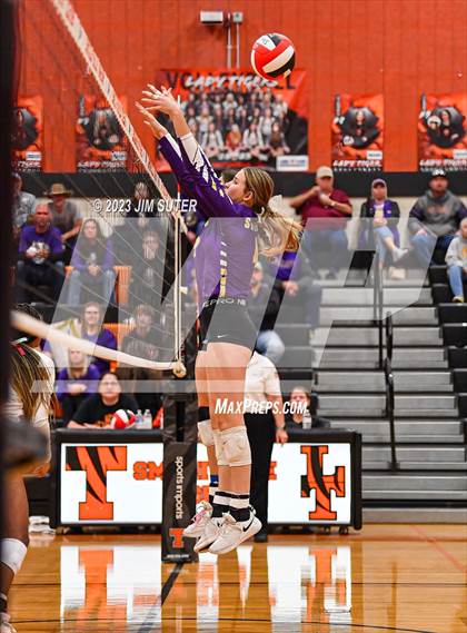 Thumbnail 2 in Shiner vs Thrall (UIL 2A Region IV Area Playoff) photogallery.