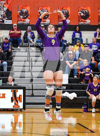 Thumbnail 3 in Shiner vs Thrall (UIL 2A Region IV Area Playoff) photogallery.