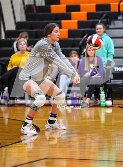 Thumbnail 3 in Shiner vs Thrall (UIL 2A Region IV Area Playoff) photogallery.