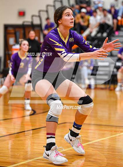 Thumbnail 3 in Shiner vs Thrall (UIL 2A Region IV Area Playoff) photogallery.