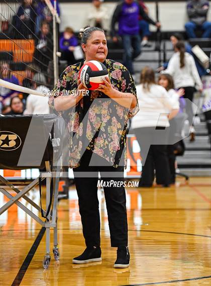 Thumbnail 1 in Shiner vs Thrall (UIL 2A Region IV Area Playoff) photogallery.