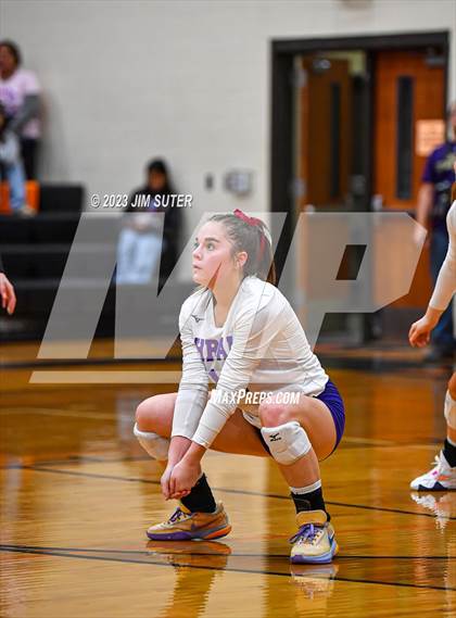 Thumbnail 3 in Shiner vs Thrall (UIL 2A Region IV Area Playoff) photogallery.