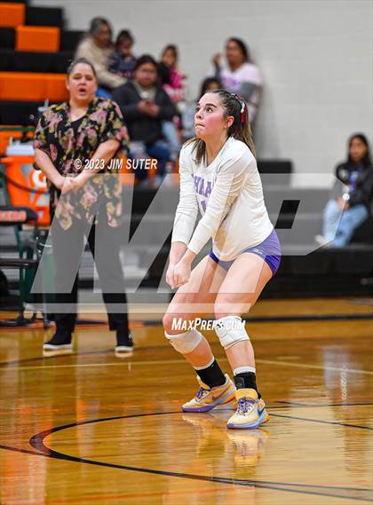 Thumbnail 1 in Shiner vs Thrall (UIL 2A Region IV Area Playoff) photogallery.