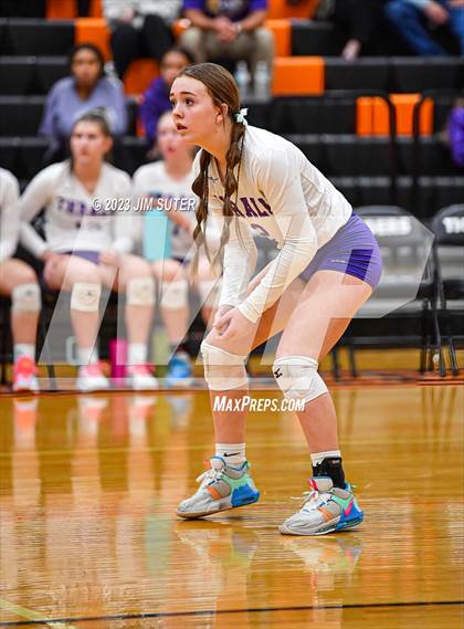 Thumbnail 3 in Shiner vs Thrall (UIL 2A Region IV Area Playoff) photogallery.