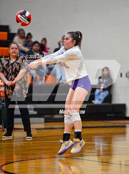 Thumbnail 3 in Shiner vs Thrall (UIL 2A Region IV Area Playoff) photogallery.