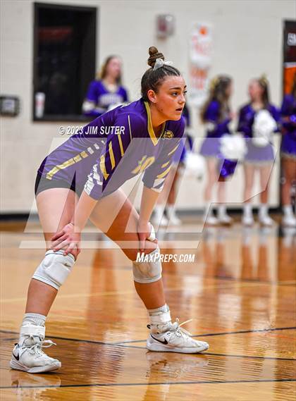 Thumbnail 2 in Shiner vs Thrall (UIL 2A Region IV Area Playoff) photogallery.