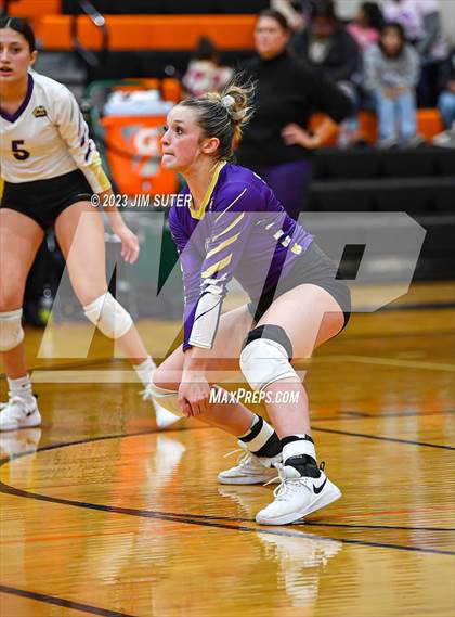 Thumbnail 2 in Shiner vs Thrall (UIL 2A Region IV Area Playoff) photogallery.