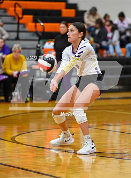 Thumbnail 1 in Shiner vs Thrall (UIL 2A Region IV Area Playoff) photogallery.