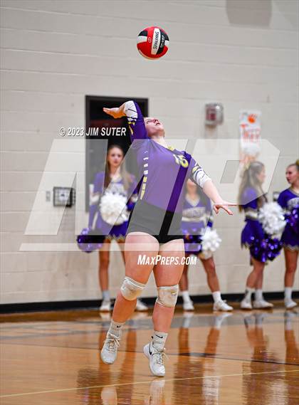 Thumbnail 3 in Shiner vs Thrall (UIL 2A Region IV Area Playoff) photogallery.