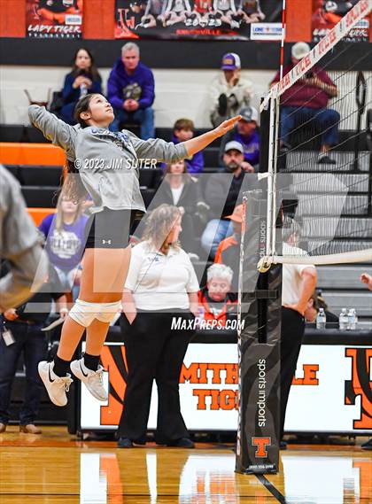 Thumbnail 1 in Shiner vs Thrall (UIL 2A Region IV Area Playoff) photogallery.