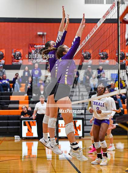 Thumbnail 3 in Shiner vs Thrall (UIL 2A Region IV Area Playoff) photogallery.