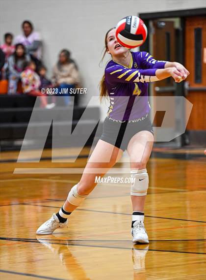 Thumbnail 1 in Shiner vs Thrall (UIL 2A Region IV Area Playoff) photogallery.