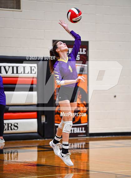 Thumbnail 1 in Shiner vs Thrall (UIL 2A Region IV Area Playoff) photogallery.