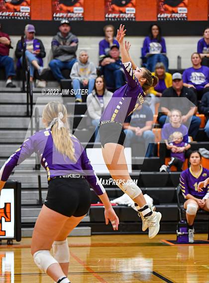 Thumbnail 3 in Shiner vs Thrall (UIL 2A Region IV Area Playoff) photogallery.