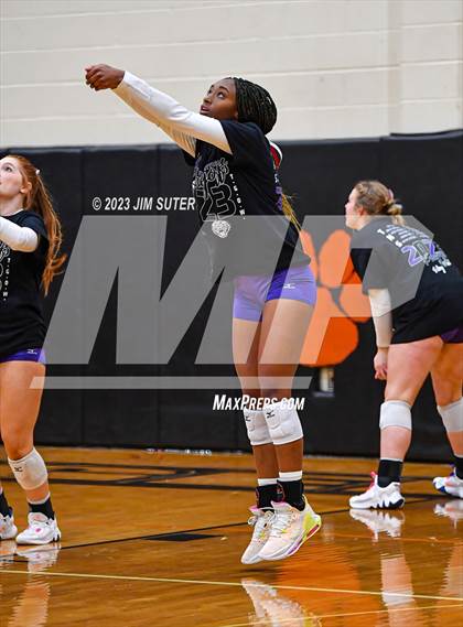 Thumbnail 3 in Shiner vs Thrall (UIL 2A Region IV Area Playoff) photogallery.