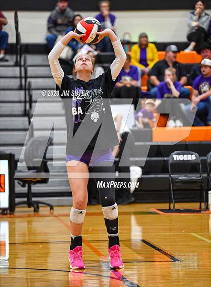Thumbnail 2 in Shiner vs Thrall (UIL 2A Region IV Area Playoff) photogallery.