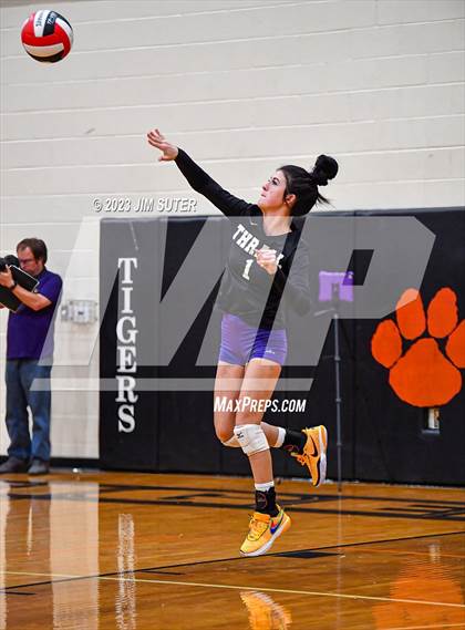 Thumbnail 1 in Shiner vs Thrall (UIL 2A Region IV Area Playoff) photogallery.