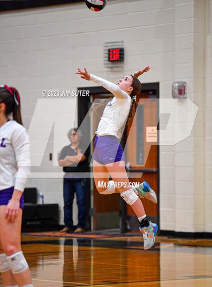 Thumbnail 3 in Shiner vs Thrall (UIL 2A Region IV Area Playoff) photogallery.
