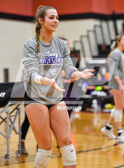 Thumbnail 2 in Shiner vs Thrall (UIL 2A Region IV Area Playoff) photogallery.