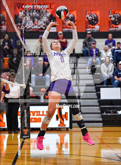 Thumbnail 3 in Shiner vs Thrall (UIL 2A Region IV Area Playoff) photogallery.